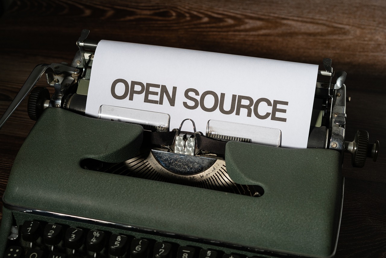 SaaS, open source CMS czy rozwiązanie dedykowane?